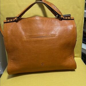 Tan Leather Shoulder Bag with Structured Design